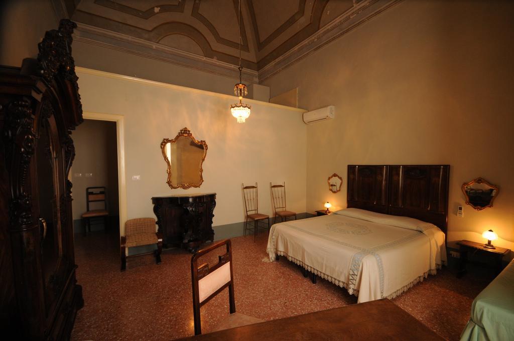 Palazzo Leuzzi B&B Galatone Ngoại thất bức ảnh